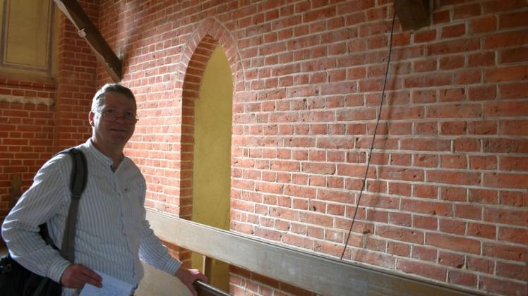 „Wir sind froh, dass es jetzt losgeht“, sagt Pastor Matthias Galleck zu den Sanierungsarbeiten in der Kirche und Pfarrhaus. Die Kirchengemeinde Picher gibt dafür in den kommenden Wochen viel Geld aus. „Aber es muss gemacht werden.“