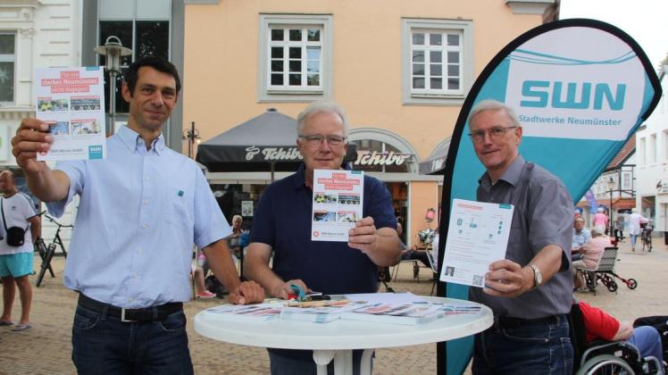 Tim Mütze (von links), Michael Böddeker und Reenhard Gerdes informierten am Freitag das erste Mal über ihr Projekt.