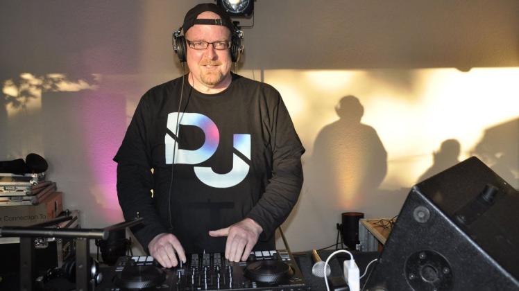 Stamm-DJ beim Karstädter "Tanzfieber":  Bravo-Diskothek alias Ramon Kluge.