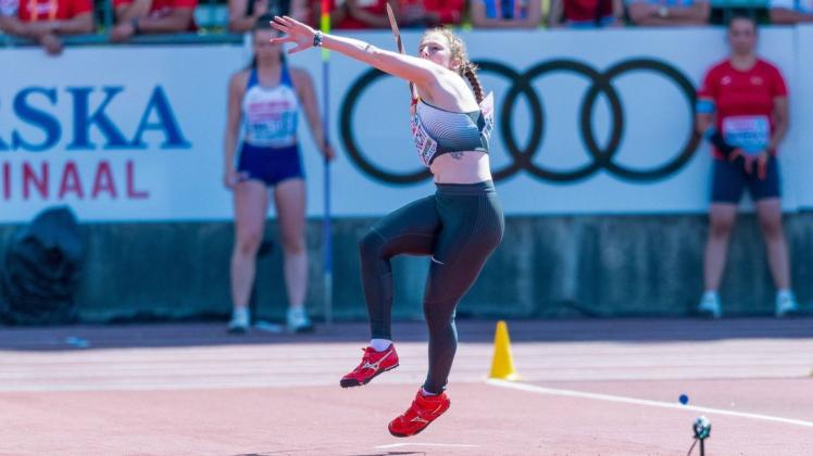 In der Qualifikation bei den U23-Europameisterschaften in Tallinn hat sich Julia Ulbricht eine Sehne im Ellenbogen gerissen. In der Qualifikation bei den U23-Europameisterschaften in Tallinn hat sich Julia Ulbricht eine Sehne im Ellenbogen gerissen.