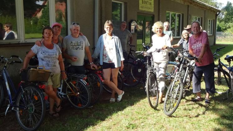 Mit dem Fahrrad über Land ging es bei der Tour des Kulturvereins „Neues Leben“.