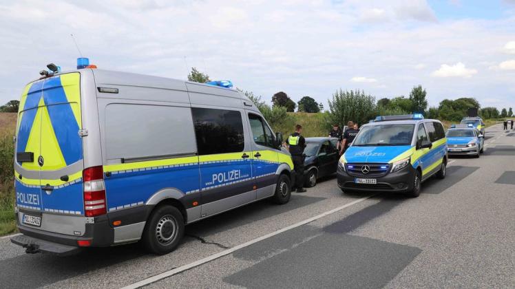 Wie die Polizei mitteilte, fiel der Mann aus Niedersachsen in Güstrow aufgrund seiner unsicheren Fahrweise auf.