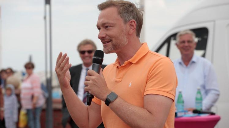 FDP-Chef Christian Lindner startete in Grömitz gemeinsam mit Wirtschaftsminister Bernd Buchholz in den Bundestagswahlkampf an der Ostseeküste Schleswig-Holsteins.