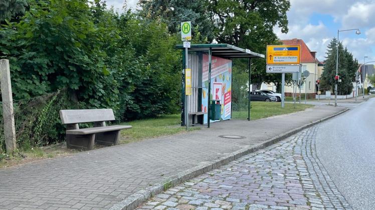 Viele Bushaltestellen in Parchim müssen umgebaut werden, damit sie barrierefrei sind.