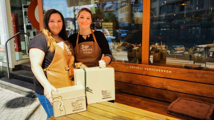 Die Wunscherfüllerinnen Anja Seltrecht (l.) und Susann Terwedow sind seit der Geschäfteröffnung im Oktober positiver Dinge.