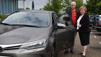 Seit 50 Jahren ist Hartmut Höppner (68) aus Mühlen Eichsen unfallfrei auf den Straßen unterwegs. Seine Frau Gudrun Höppner (61) fährt seit vier Jahrzehnten unfallfrei.