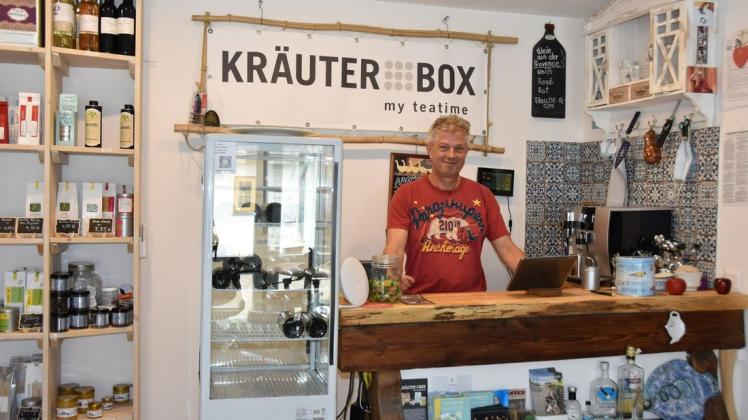 In der Kräuterbox gibt es nicht nur ausgewählte Produkte und hochklassigen Tee, am Wochenende bewirten Steffen Teufel und seine Familie hier auch Gäste in ihrer Tee- und Gaststube.