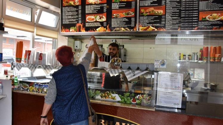 Besonders zur Mittagszeit ist im Kebabhaus in Plate immer viel zu tun.