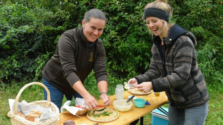 Dörte Wolfgramm-Stühmeyer (r.) und Stefanie Blankenhorn vom Erlebnis- und Kulturbauernhof Hoblaho.