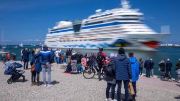 Es braucht schlüssige Konzepte für einen verträglicheren und nachhaltigeren Kreuzfahrttourismus in Rostock.