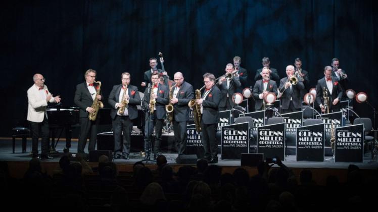 Wegen Corona muss das für September in Wismar geplante Konzert des Glenn Miller Orchestra in den Februar 2022 verschoben werden.