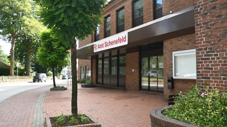 Nach über 40 Jahren kehrte die Amtsverwaltung in ihre ehemalige Wirkungsstätte in der Holstenstraße zurück.