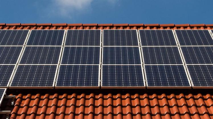 Auf geeigneten Dächern seiner Gebäude produziert der Landkreis Prignitz bereits Solarstrom.