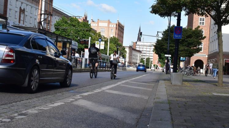 In der Langen Straße in Rostock sollen künftig Fahrradfahrer den Ton angeben.
