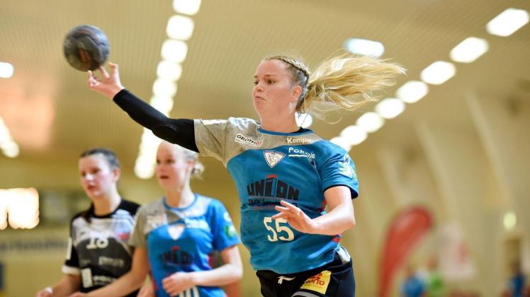 Antonia Fränk spielt mit den Rostock Dolphins am Sonnabend beim Frankfurter HC um die nächsten Drittliga-Punkte. Antonia Fränk spielt mit den Rostock Dolphins am Sonnabend beim Frankfurter HC um die nächsten Drittliga-Punkte.