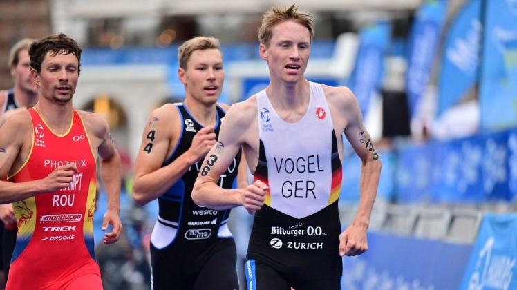 Johannes Vogel wurde beim Hamburg Wasser World Triathlon am Ende 34, verlor aufgrund eines Penaltys aber wertvolle Zeit, da sich der Verschluss seines Helmes geöffnet hatte.