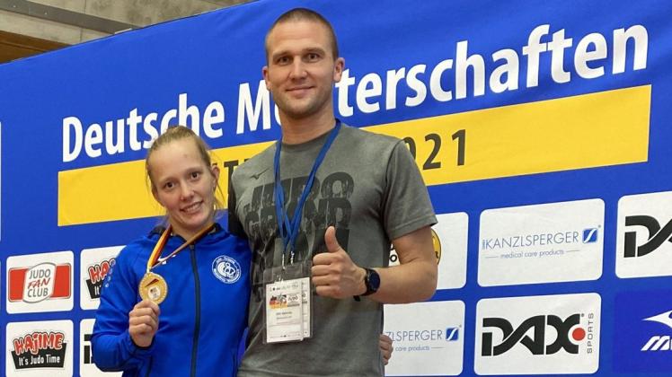 Annika Würfel – hier mit ihrem Heim-Trainer Dirk Spörcke – hofft beim Grand Slam in Zagreb auf ihren dritten Sieg auf der World Tour der International Judo Federation.