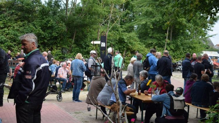 So wie beim Oldtimertreffen zu Monatsbeginn dürfte das Gelände des Kreisagrarmuseums auch zum Dorf Mecklenburger Dorffest gut besucht sein.