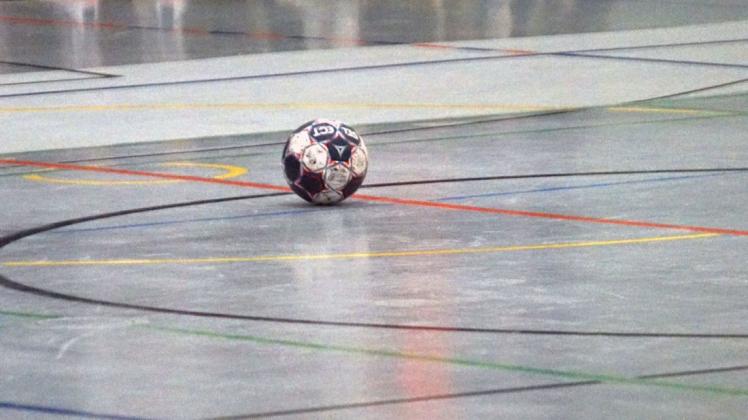 Die Oberliga-Handballerinnen des TV Neerstedt verloren in eigener Halle gegen den Meisterschaftsfavoriten VfL Stade (Symbolbild).