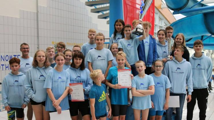 Das Team vom SC Delphin Wittenberge gewann zum zwölften Mal den Sparkassen-Schwimm-Cup in der Prignitzer Badewelt.