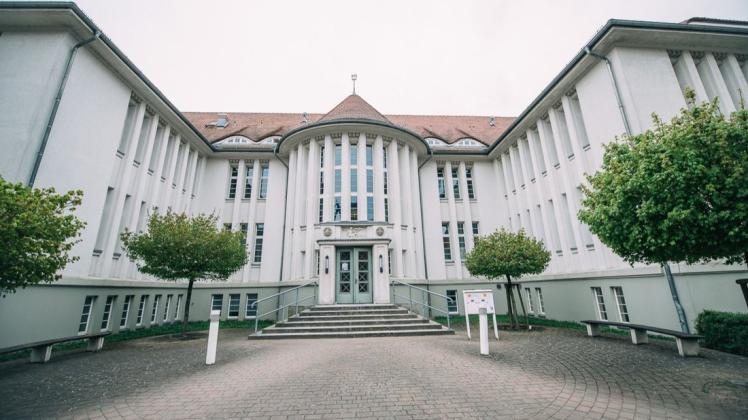 Im Gebäude der Europäischen Fachhochschule in der Rostocker Werftstraße soll die Ausstellung zu sehen sein.
