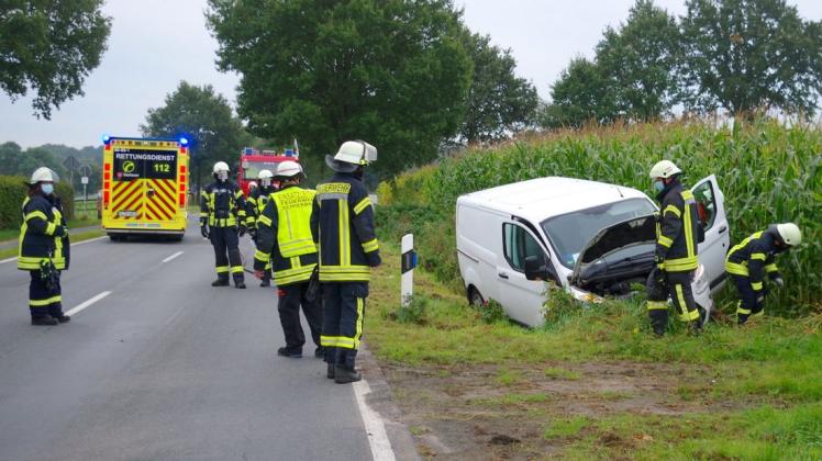 Bei einem Unfall in Stenum ist ein 62-jähriger Mann aus Ganderkesee am Dienstagmorgen leicht verletzt worden.
