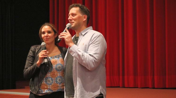 Salima Oudefel und Timo Götz erzählten von ihrer Reise mit der Familie durch Asien und beantworteten Fragen des Publikums.
