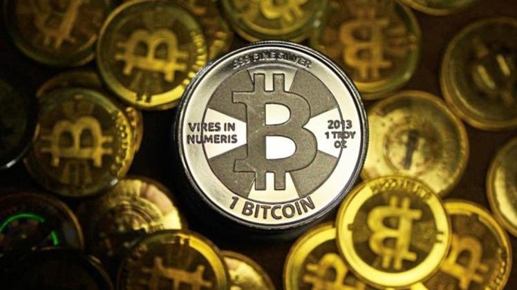 Sagenhafte Gewinne durch Geschäfte in Bitcoin-Währung versprechen die Betrüger.