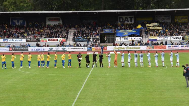Der Beginn des Heimspiels des Fußball-Regionalligisten SV Atlas Delmenhorst gegen den FC Oberneuland ist um eine Stunde verlegt worden (Symbolbild). Der Beginn des Heimspiels des Fußball-Regionalligisten SV Atlas Delmenhorst gegen den FC Oberneuland ist um eine Stunde verlegt worden (Symbolbild).