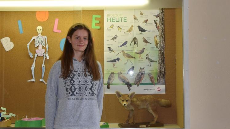 Jantje Pape vom Max-Planck-Gymnasium durfte im Rahmen des Mint-EC-Camps im Wiesbadener Zoo drei Tage lang das Verhalten der Pinguine studieren.