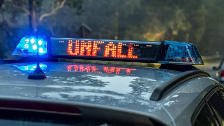 Unfallverursacher am Dienstagmittag auf der B213 in Dötlingen war ein 25-jähriger Autofahrer aus Hagen. Unfallverursacher am Dienstagmittag auf der B213 in Dötlingen war ein 25-jähriger Autofahrer aus Hagen.