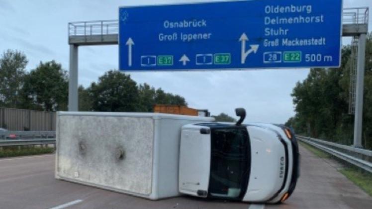 Bei dem Unfall beim Autobahndreieck Stuhr entstand ein Gesamtschaden von etwa 3000 Euro.