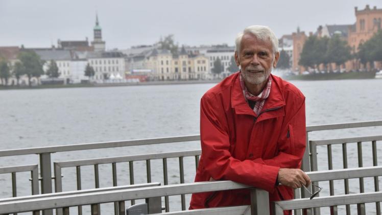 Ist nach der Diagnose Prostatakrebs in ein tiefes Loch gefallen: Hans-Jürgen König aus Gägelow. Er findet in der KISS in Schwerin Beistand und gründet eine Selbsthilfegruppe. Und die biete mehr, als nur gegenseitiges Bedauern. Mitunter könne sie sogar Leben retten.