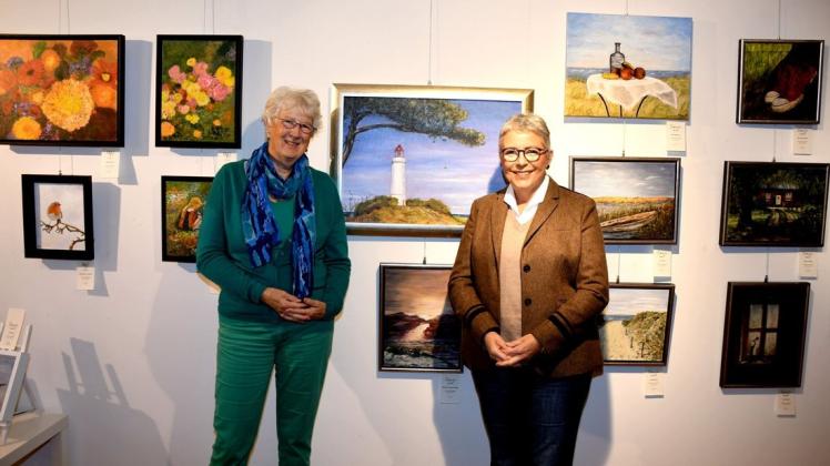 Im Museum Meyer-Haus in Berge zeigen Henriette Klinkenberg (links) und Sonja Roesgen bis 28. November ihre Bilder.
