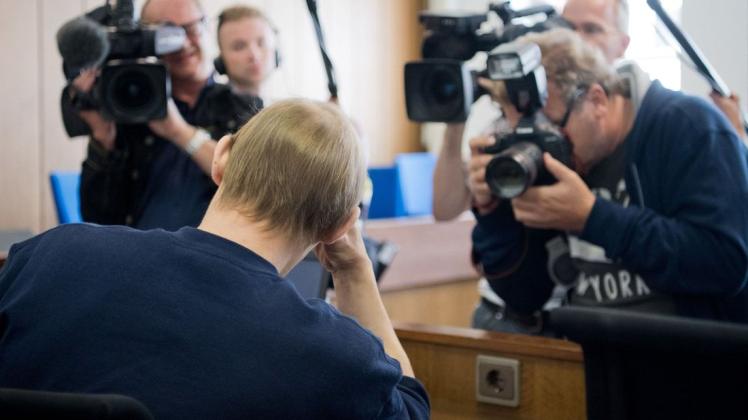 Im September 2016 wurde Jörg N. vor dem Landgericht Aurich zu mehr als vier Jahren Haft mit anschließender Sicherungsverwahrung verurteilt – wegen Vergewaltigung und sexueller Nötigung. Jetzt muss er sich wegen des mutmaßlichen Mordes an Judith Thijsen verantworten.