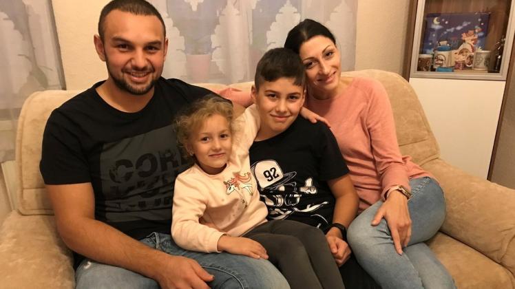 Die Vier möchten an alle und für alles Danke sagen. Die Schweriner Familie Bekirov hat nach Monaten des Wartens ihre Aufenthaltserlaubnis erhalten.