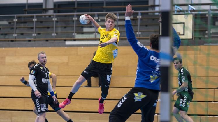 Wechselt kurzfristig vom TSV Altenholz zum HC Empor Rostock: Jesper Schmidt (am Ball) Wechselt kurzfristig vom TSV Altenholz zum HC Empor Rostock: Jesper Schmidt (am Ball)