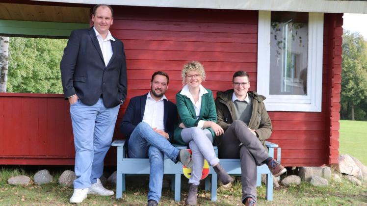 Der neue Vorstand besteht aus Steffen Thurow (v.l.), Tobias Schröder, Annely Ihde, Thomas Becker und Daniela Walter, die auf dem Foto leider fehlt.