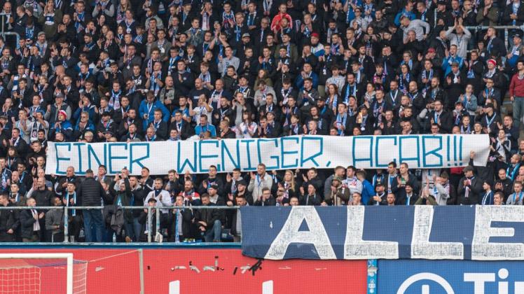 Dieses Banner zeigten Hansa-Fans in der Partei gegen den SV Sandhausen