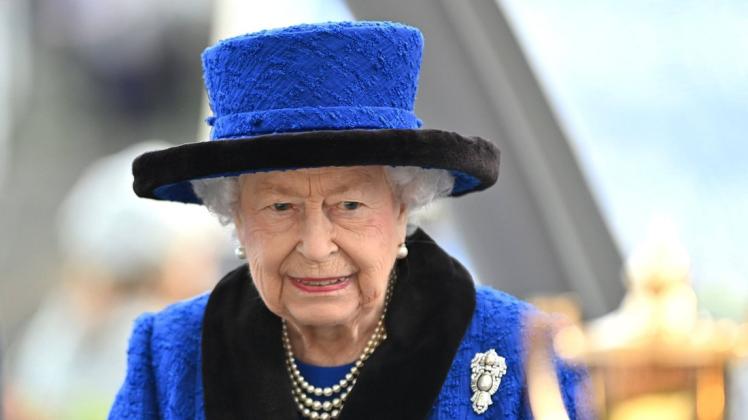 Wie ist es um den Gesundheitszustand von Queen Elizabeth II. bestimmt? Auf ärztlichen Rat verzichtet die britische Königin auf ihre Reise nach Nordirland.
