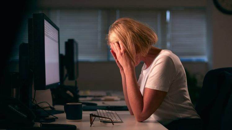 Burnout-Betroffene sehnen sich nach der Anerkennung am Arbeitsplatz. (Symbolbild)