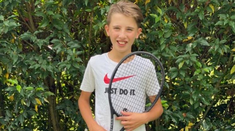 Freut sich auf die Spiele unterm Hallendach: Linus Heubach, elfjähriges Talent des Tennis-Clubs Blau-Weiß Delmenhorst.
