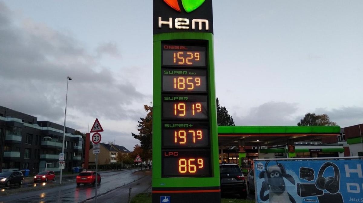 Tankstelle zeigt falsche Preise an und lsst die Kunden zahlen