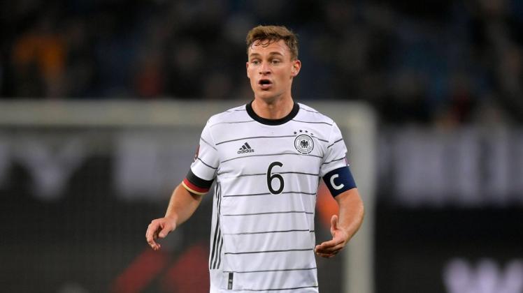 Der deutsche Fußballnationalspieler Joshua Kimmich hat erklärt, dass er noch ungeimpft ist und vorerst noch Langzeitstudien zu Corona-Impfstoffen abwarten möchte.