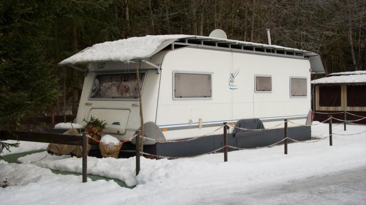 Bevor der Camper seinen Winter-Stellplatz bezieht, müssen einige Vorkehrungen getroffen werden.