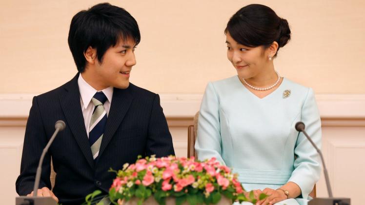 Die japanische Prinzessin Mako hat ihren Studienfreund Kei Komuro geheiratet. Welche Royals auch ihre Jugendliebe ehelichten.