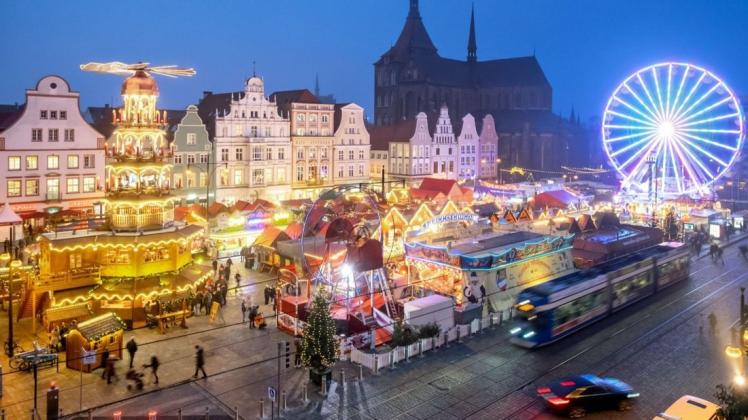 Weihnachtsglanz auf dem Neuen Markt in Rostock wird es auch in diesem Jahr geben.