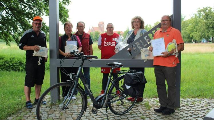 Bereits im Juli hatten die besten Stadtradler eine Auszeichnung von der stellvertretenden Bürgermeisterin Ute Reinecke erhalten (2.v.r.).