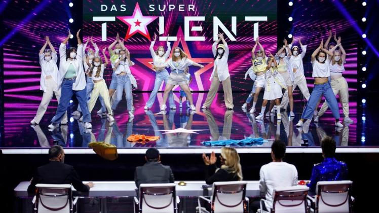 Tanz vor Millionen Zuschauern: "Cube" aus Westerkappeln auf der Kölner Bühne der RTL-Castingshow "Das Supertalent".