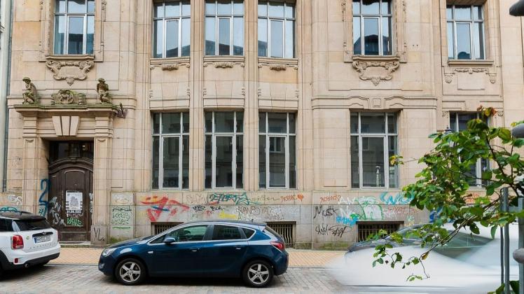 Das Gebäude der ehemaligen DDR-Staatsbank soll in einen neuen Hotelkomplex verwandelt werden.